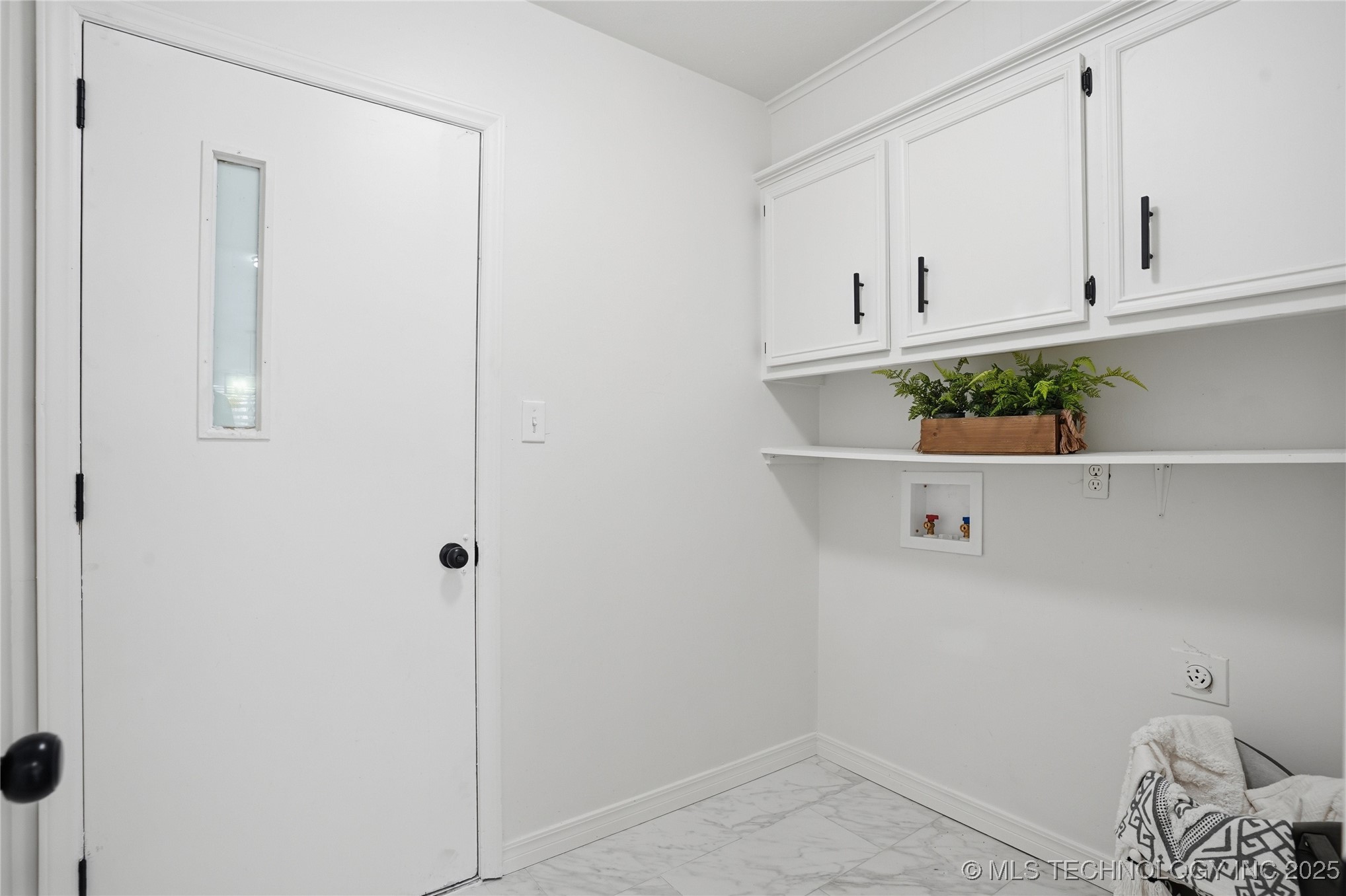 9615 E 27th Street Property Photo 8