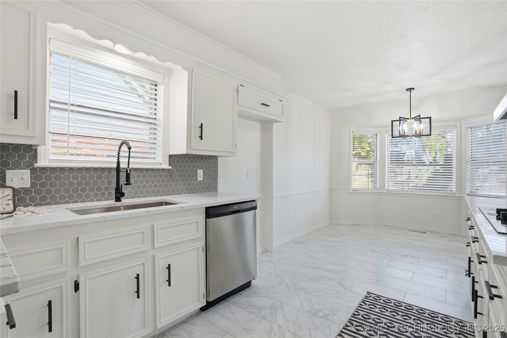 9615 E 27th Street Property Photo 9