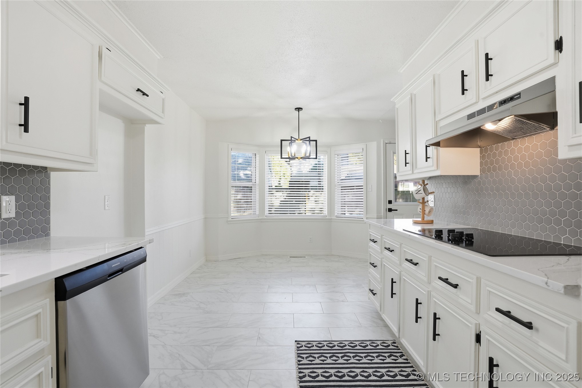 9615 E 27th Street Property Photo 10