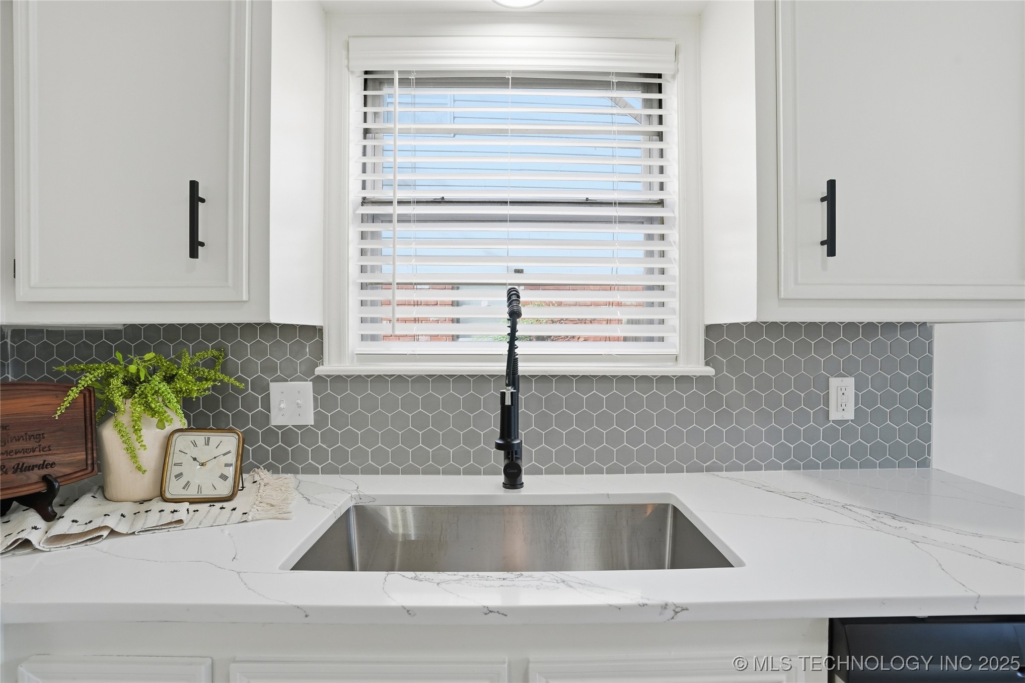 9615 E 27th Street Property Photo 11