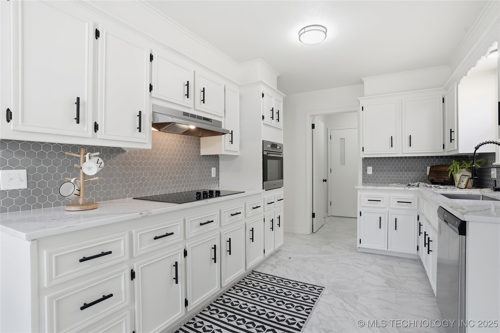 9615 E 27th Street Property Photo 14