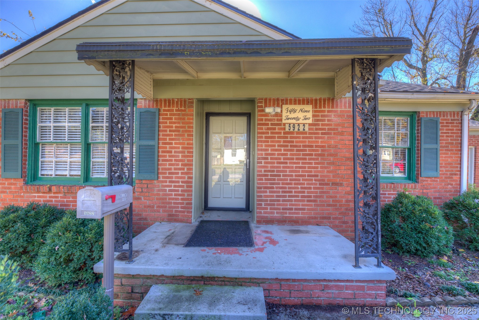 5922 E 4th Terrace Street Property Photo 2