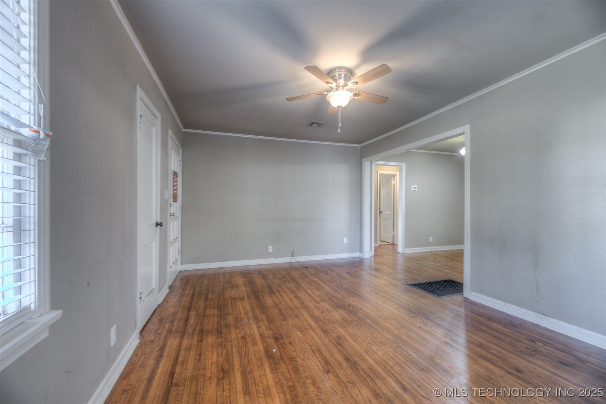 5922 E 4th Terrace Street Property Photo 5