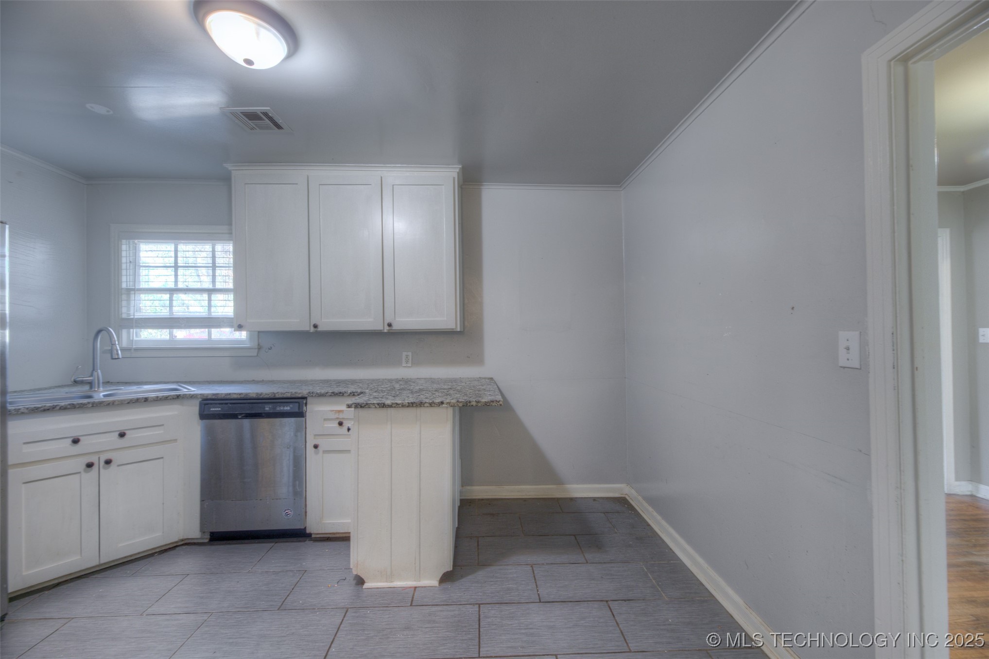 5922 E 4th Terrace Street Property Photo 9