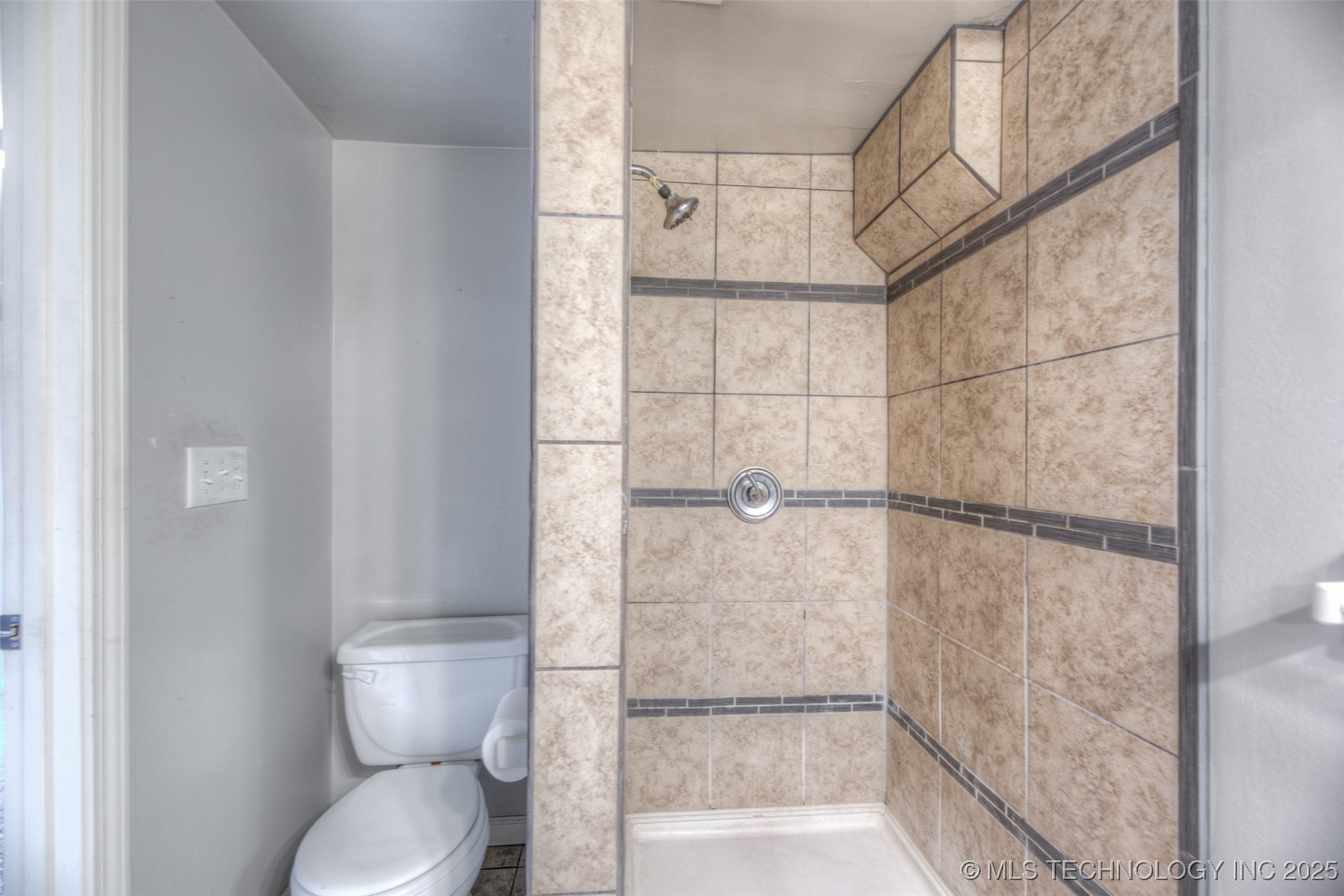 5922 E 4th Terrace Street Property Photo 24