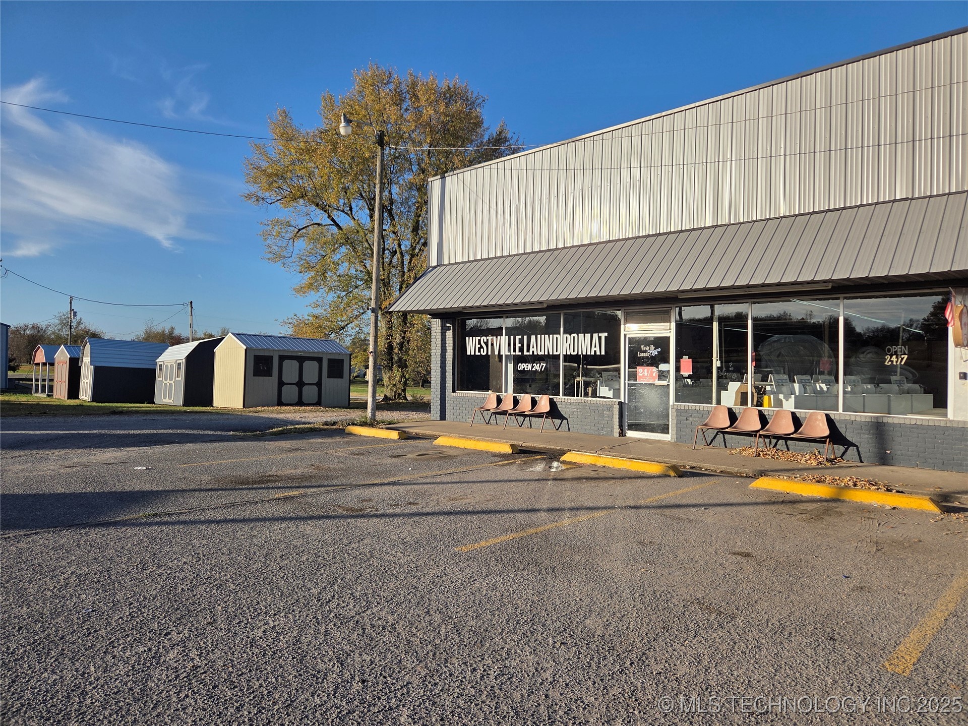 70912 Hwy 59 Property Photo 2