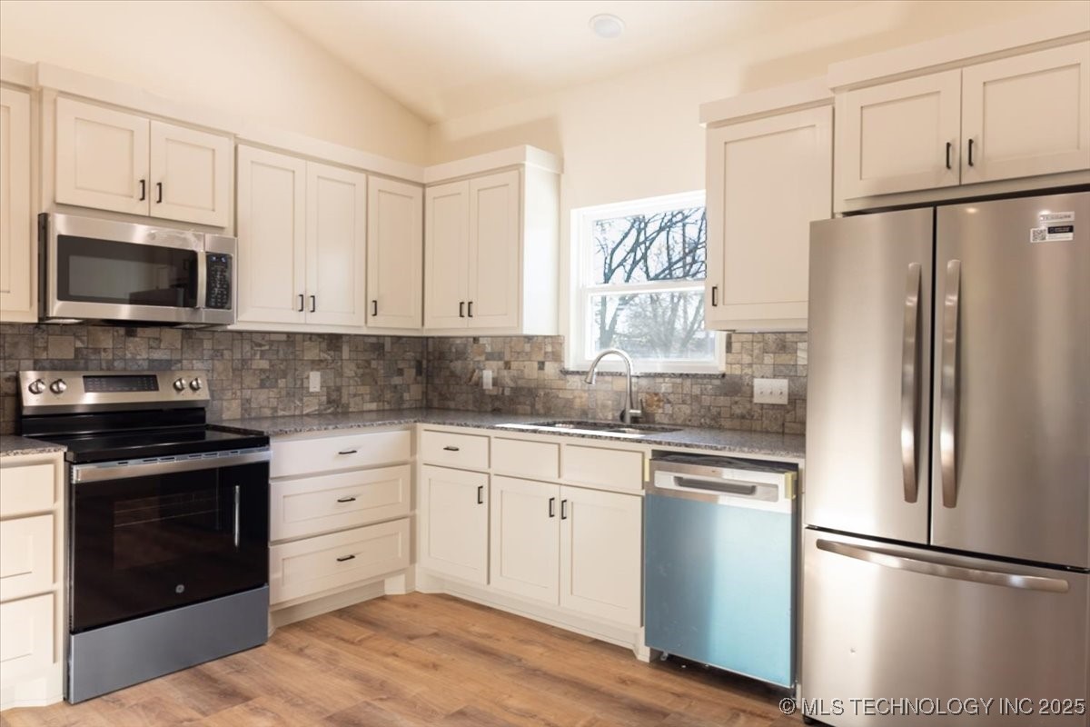 400 Vine Street Property Photo 10