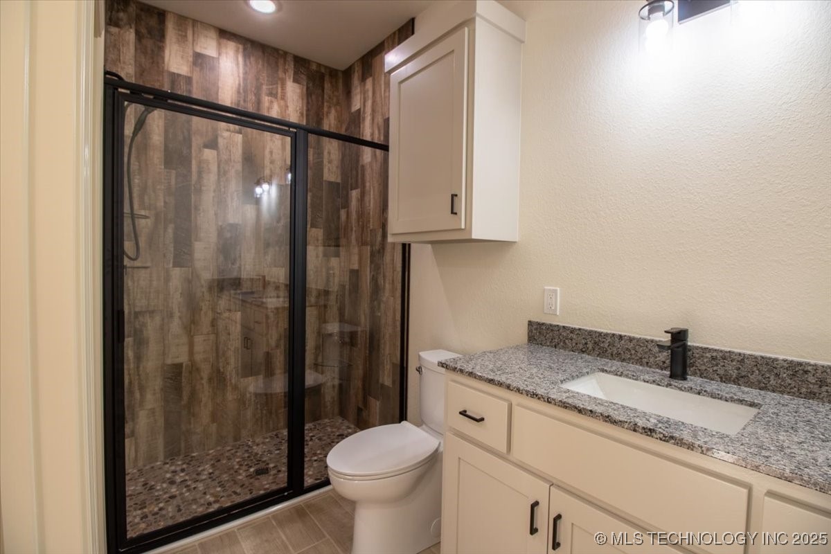 400 Vine Street Property Photo 14