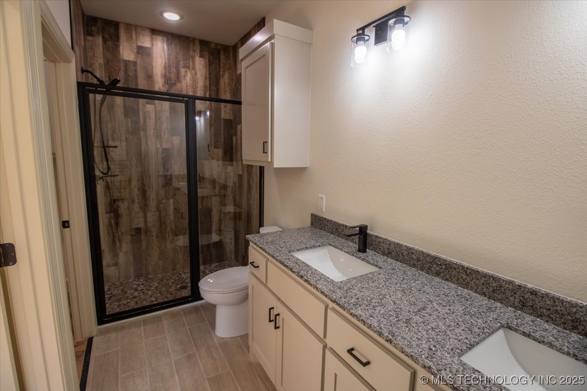 400 Vine Street Property Photo 15