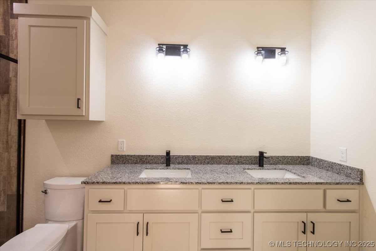 400 Vine Street Property Photo 16