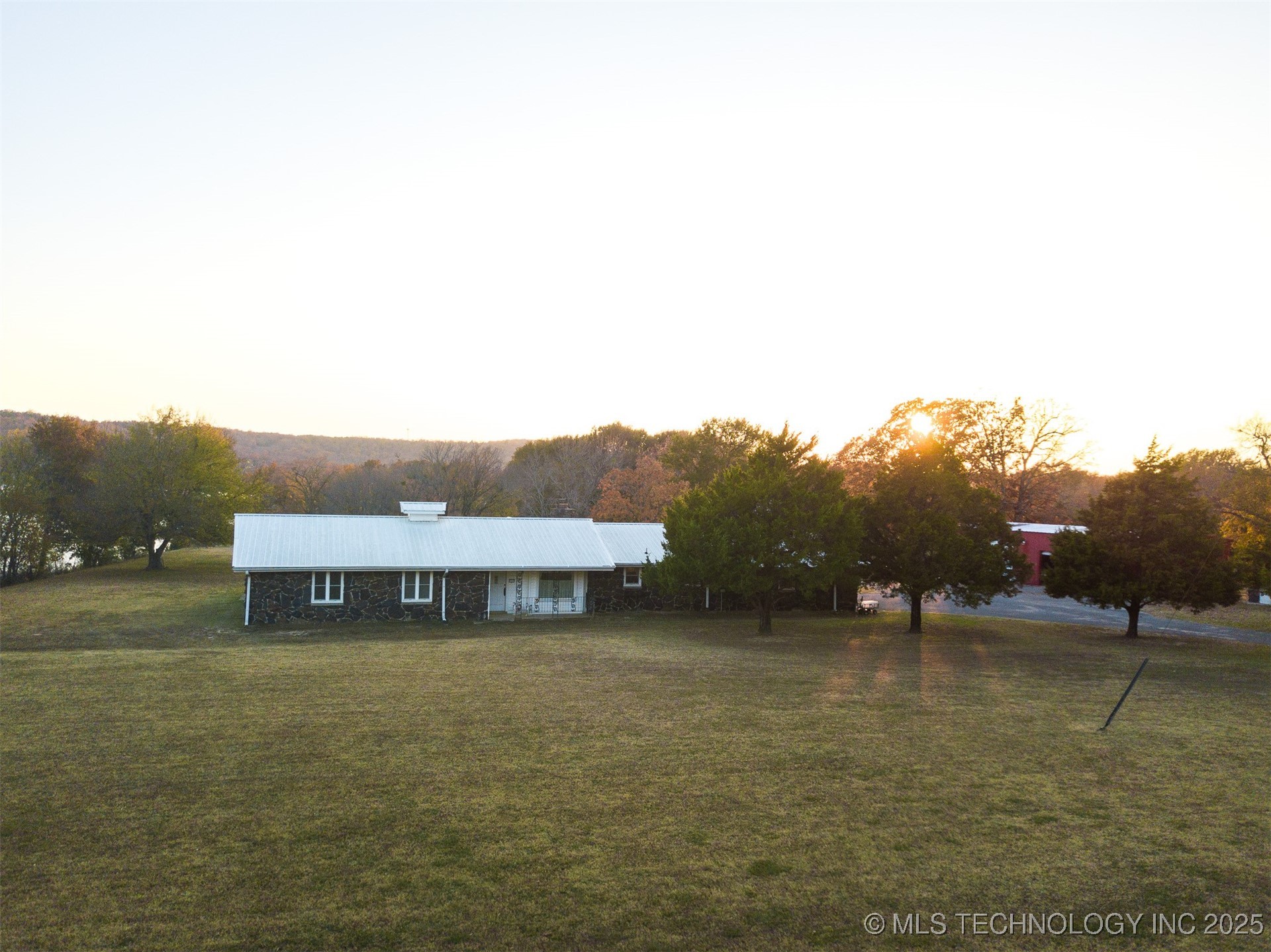 379 Nale Road Property Photo 13