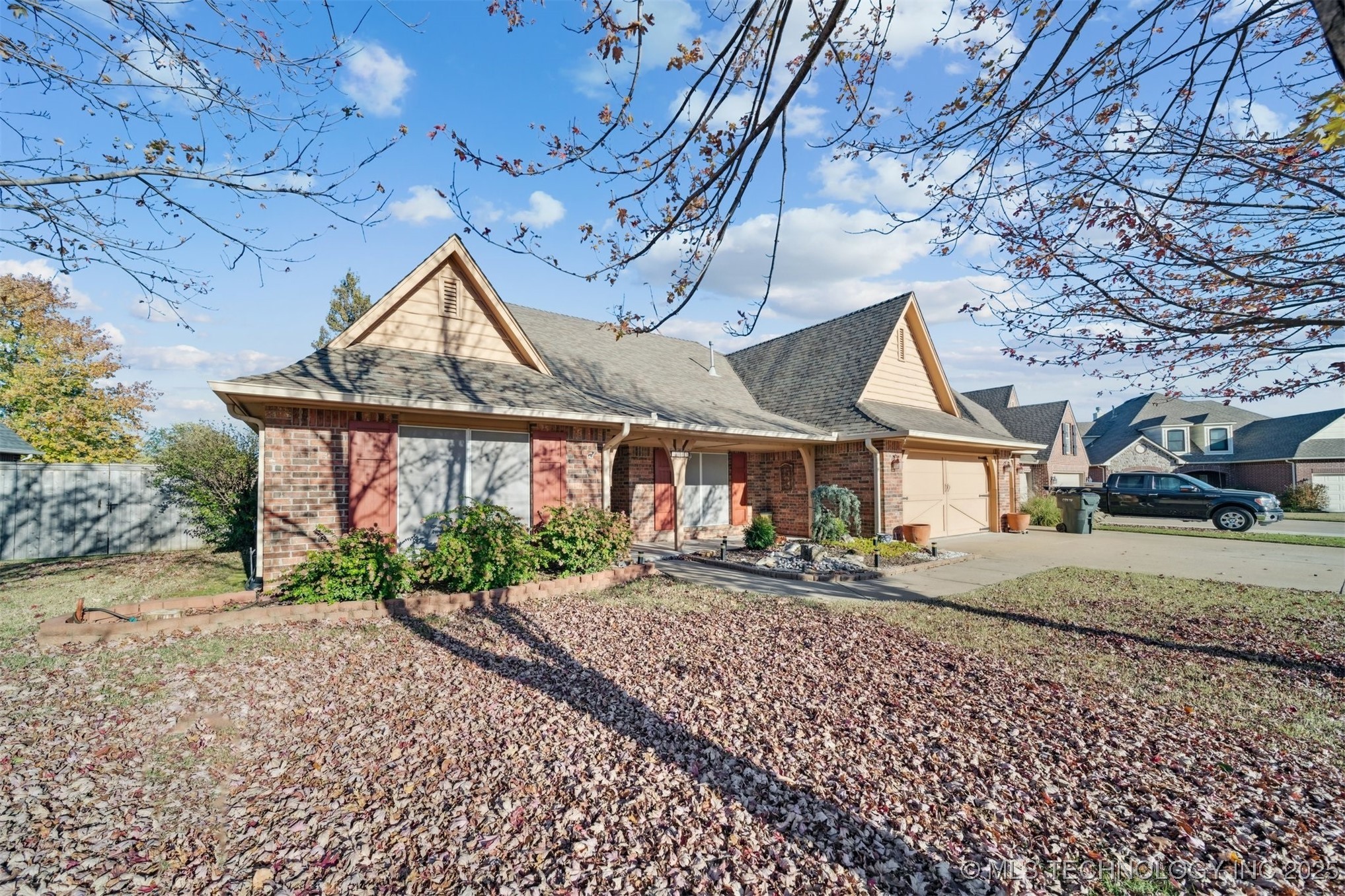 8949 N 139th East Avenue Property Photo 4