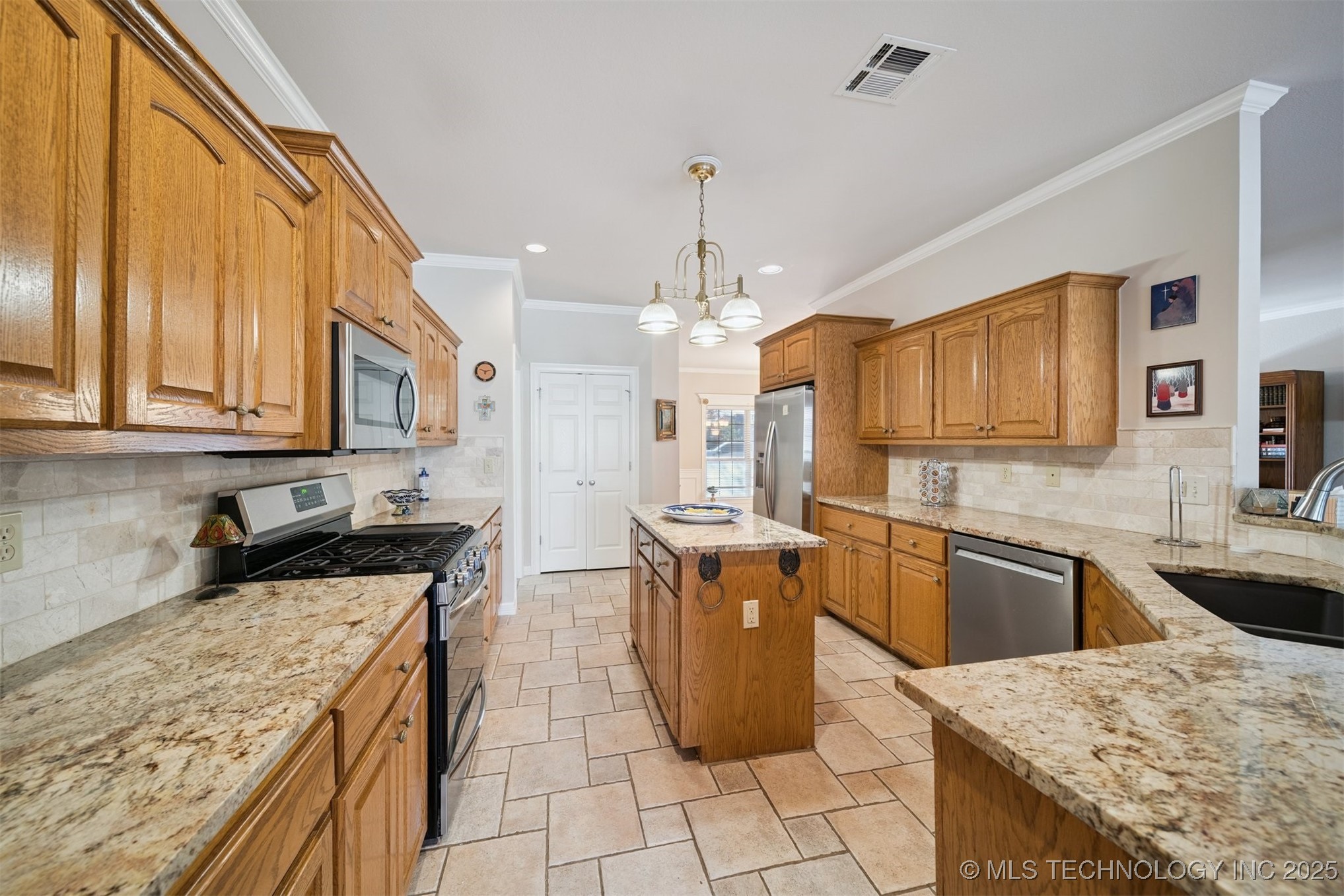 8949 N 139th East Avenue Property Photo 13