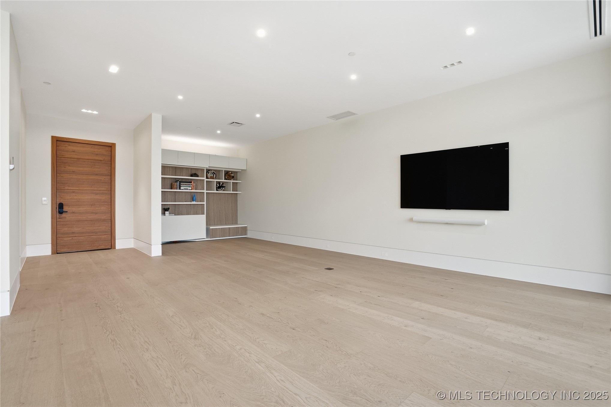 405 N Main Street 6b Property Photo 5