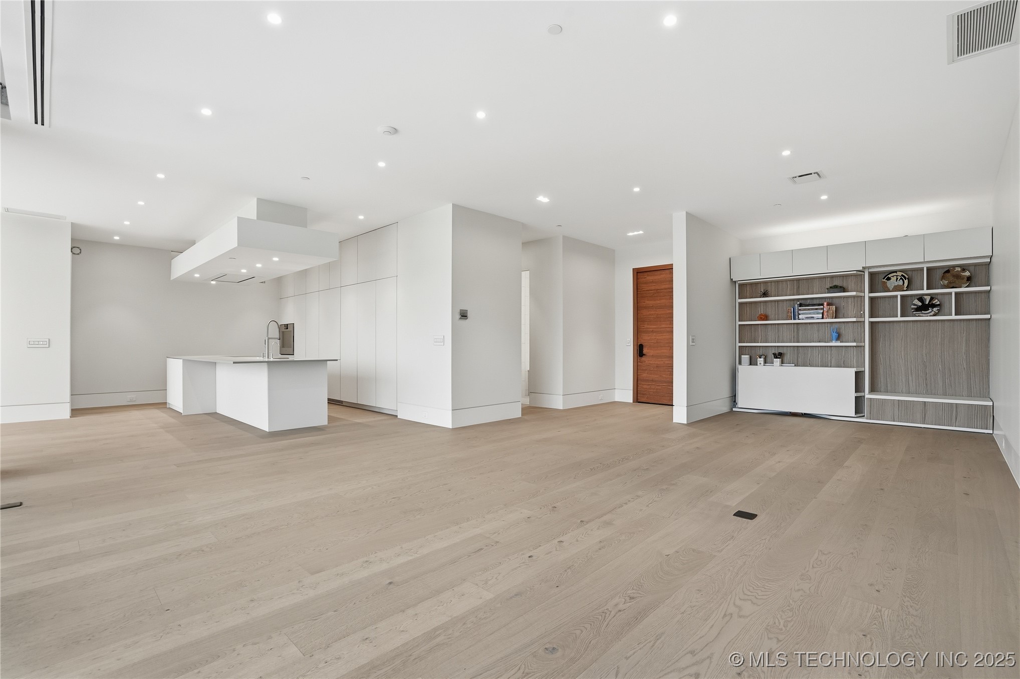 405 N Main Street 6b Property Photo 6