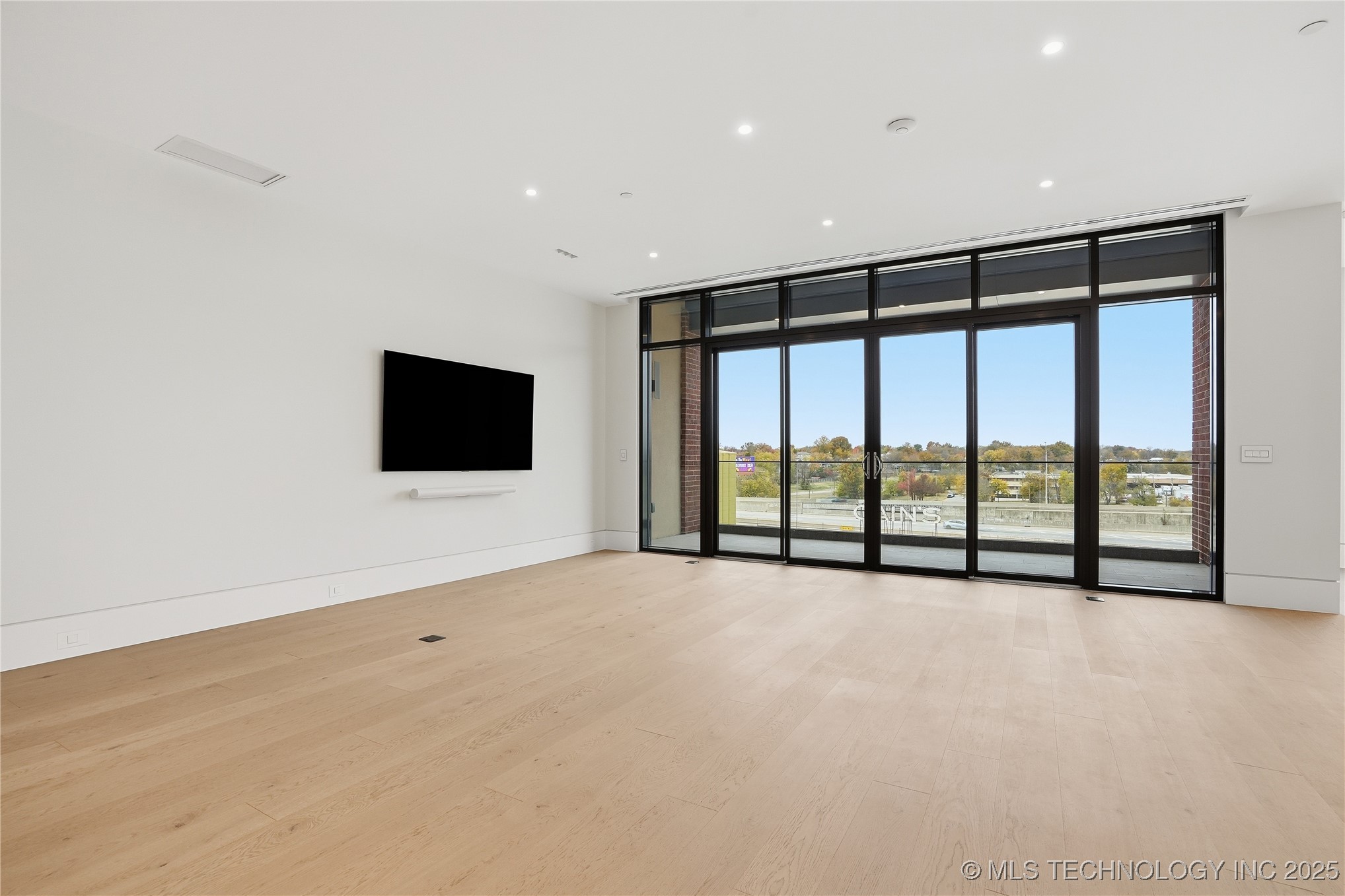 405 N Main Street 6b Property Photo 10