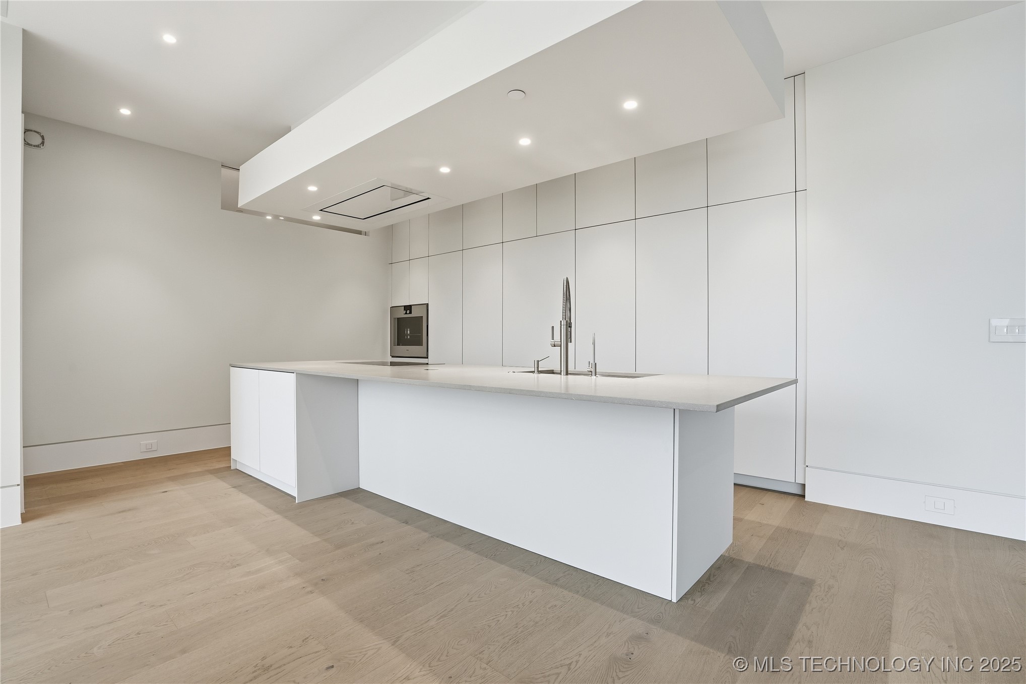 405 N Main Street 6b Property Photo 11