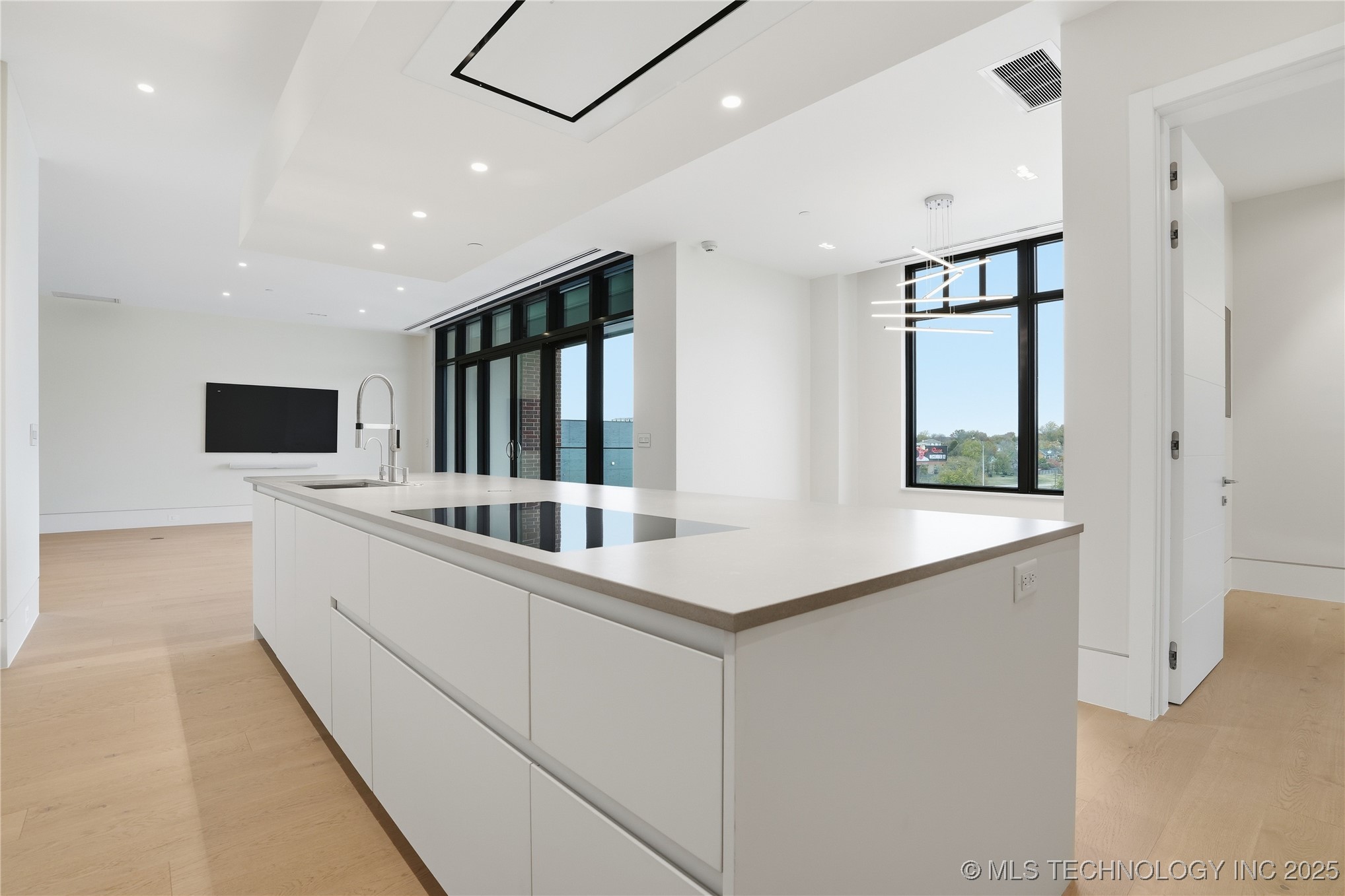 405 N Main Street 6b Property Photo 14