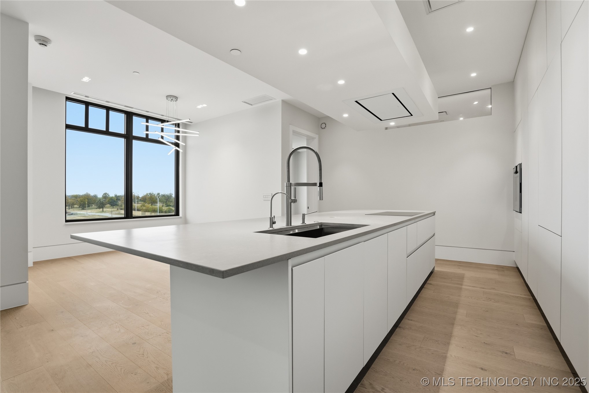 405 N Main Street 6b Property Photo 17