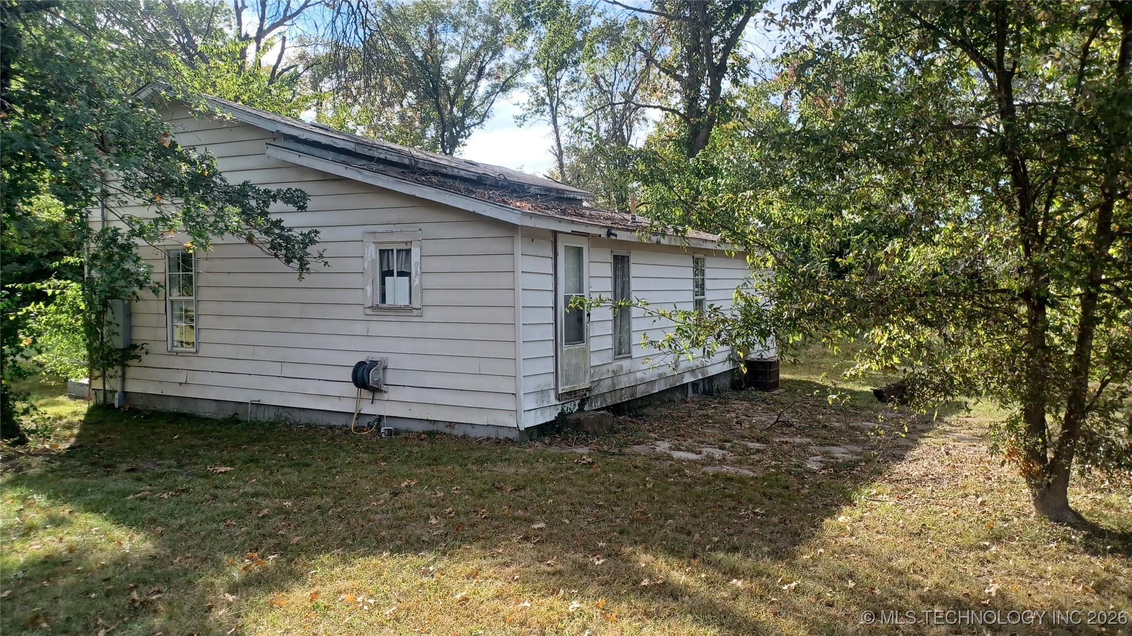 219 W Denbo Street Property Photo 6