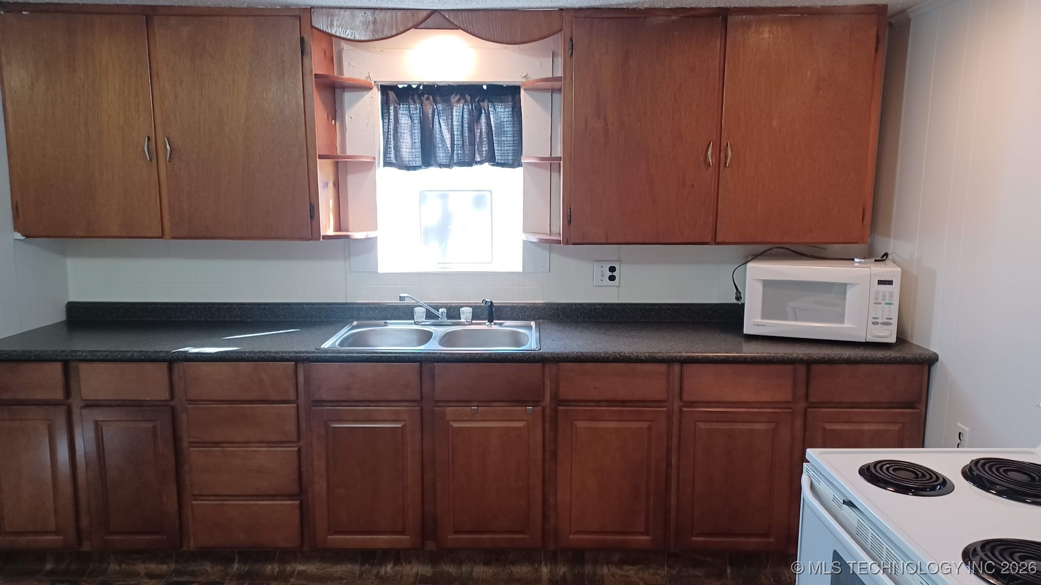 219 W Denbo Street Property Photo 9