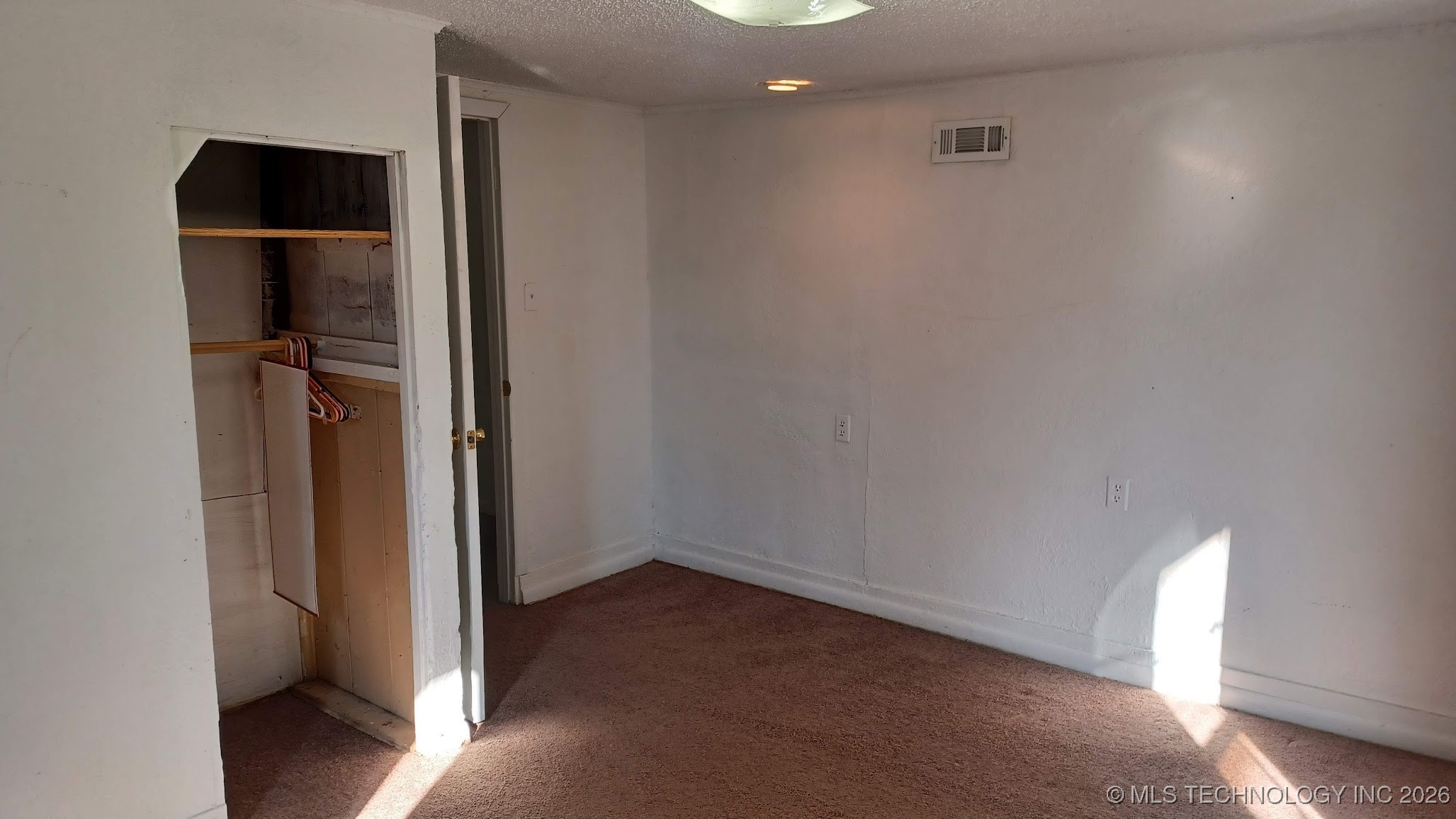 219 W Denbo Street Property Photo 12