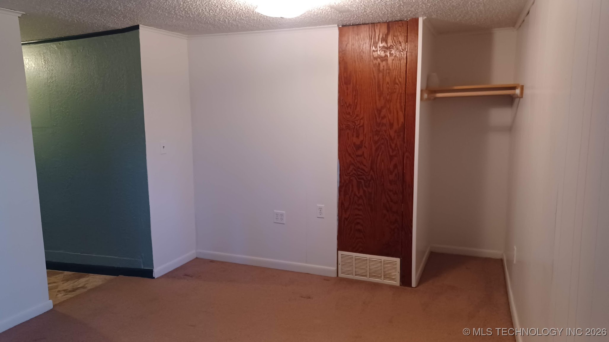 219 W Denbo Street Property Photo 13