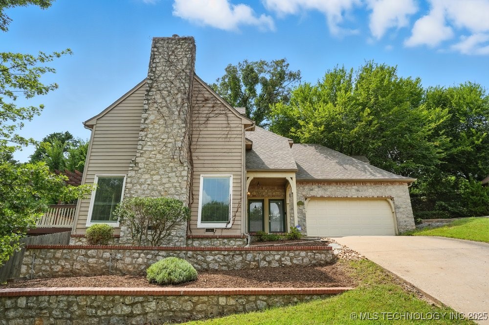 7646 S Fulton Avenue Property Photo 8