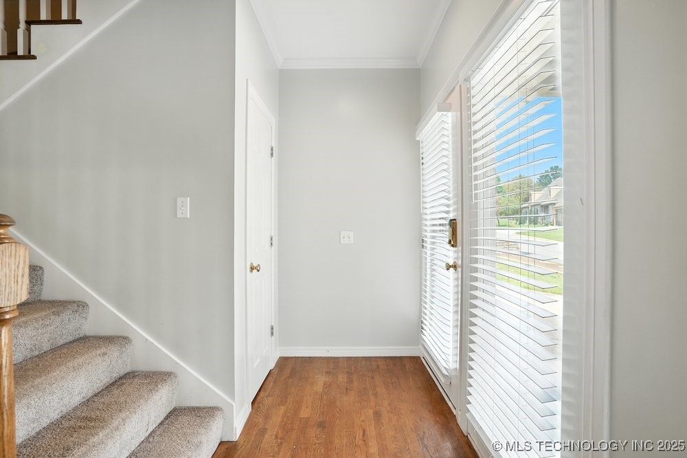 7646 S Fulton Avenue Property Photo 12