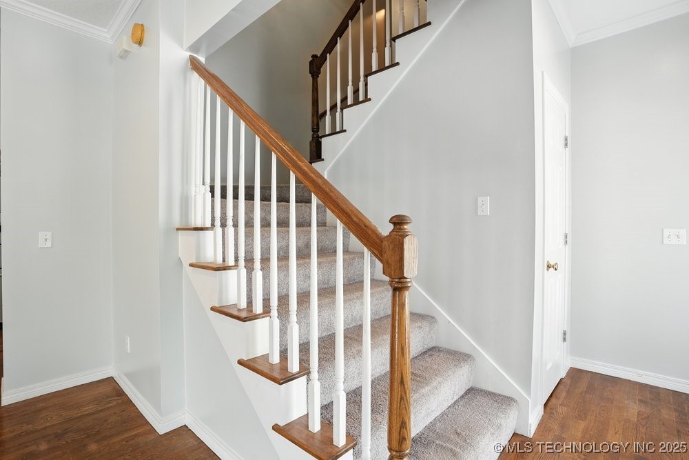 7646 S Fulton Avenue Property Photo 13