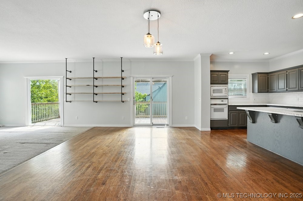 7646 S Fulton Avenue Property Photo 22