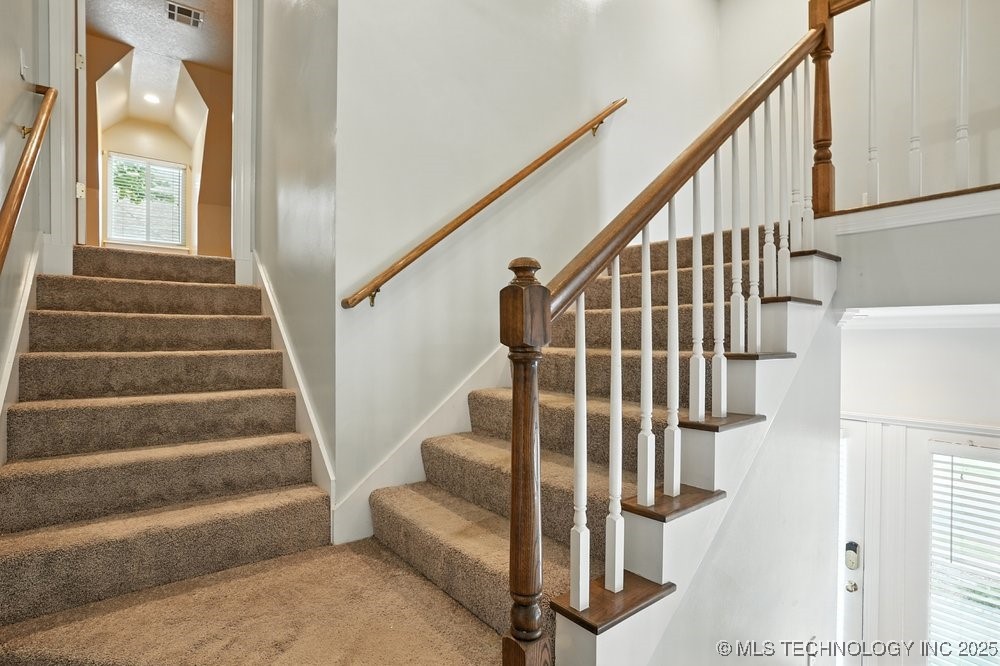 7646 S Fulton Avenue Property Photo 30