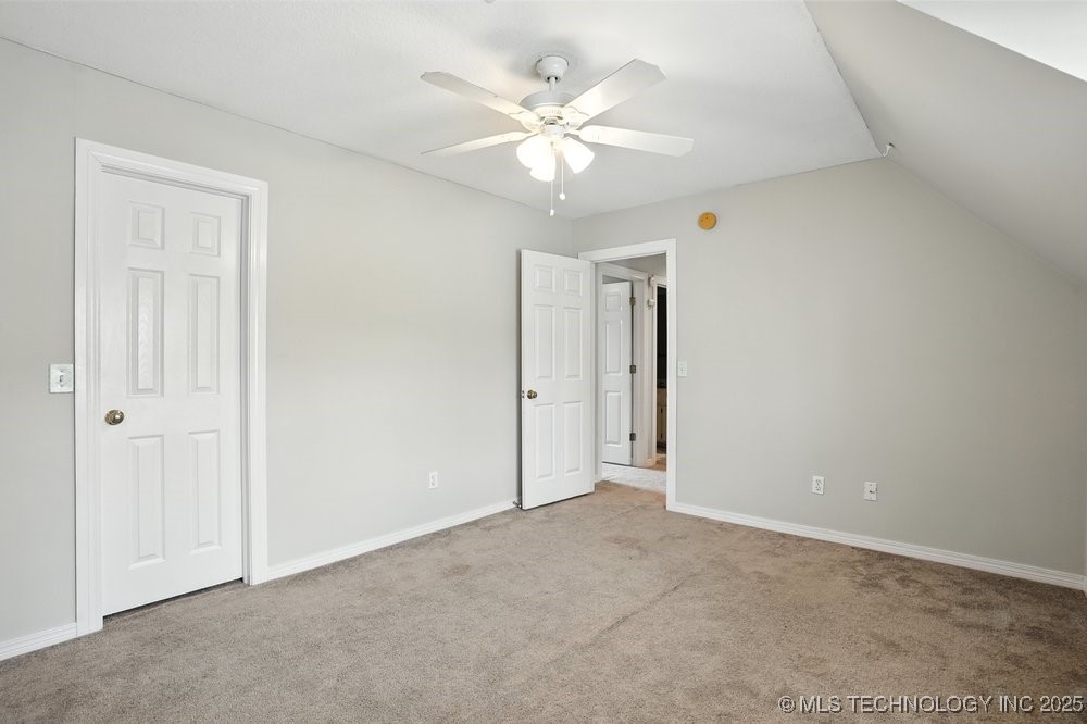 7646 S Fulton Avenue Property Photo 34