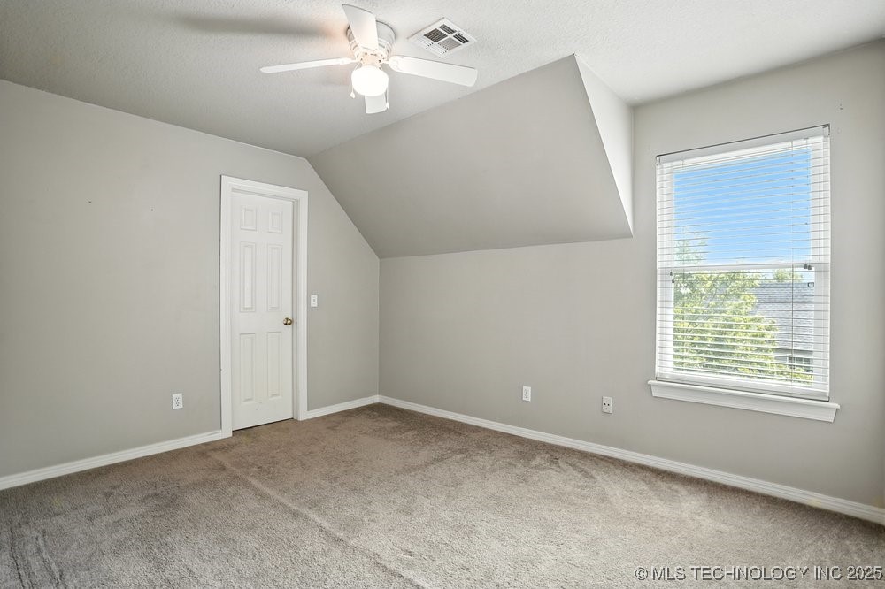 7646 S Fulton Avenue Property Photo 36