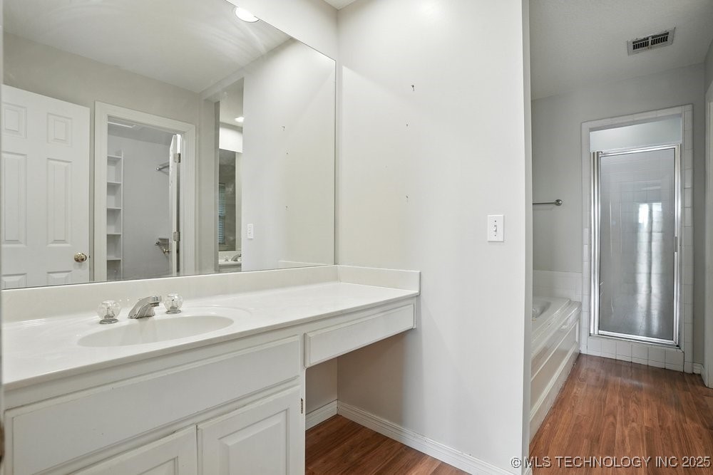 7646 S Fulton Avenue Property Photo 42