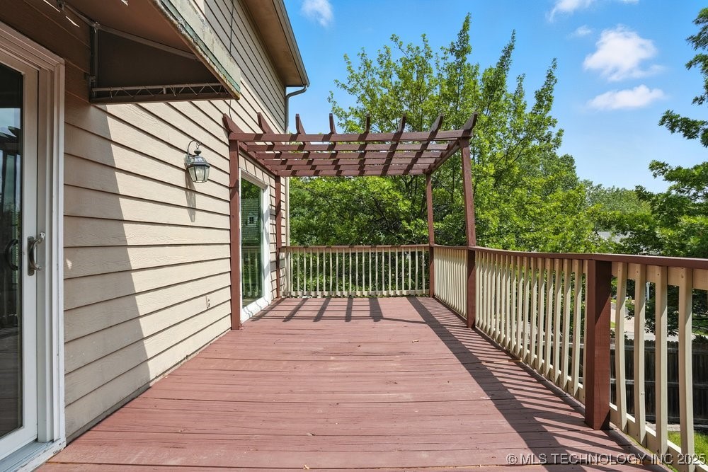 7646 S Fulton Avenue Property Photo 47