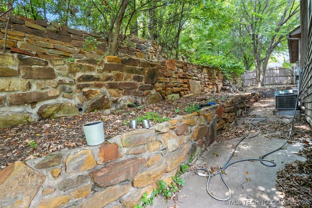 7646 S Fulton Avenue Property Photo 50