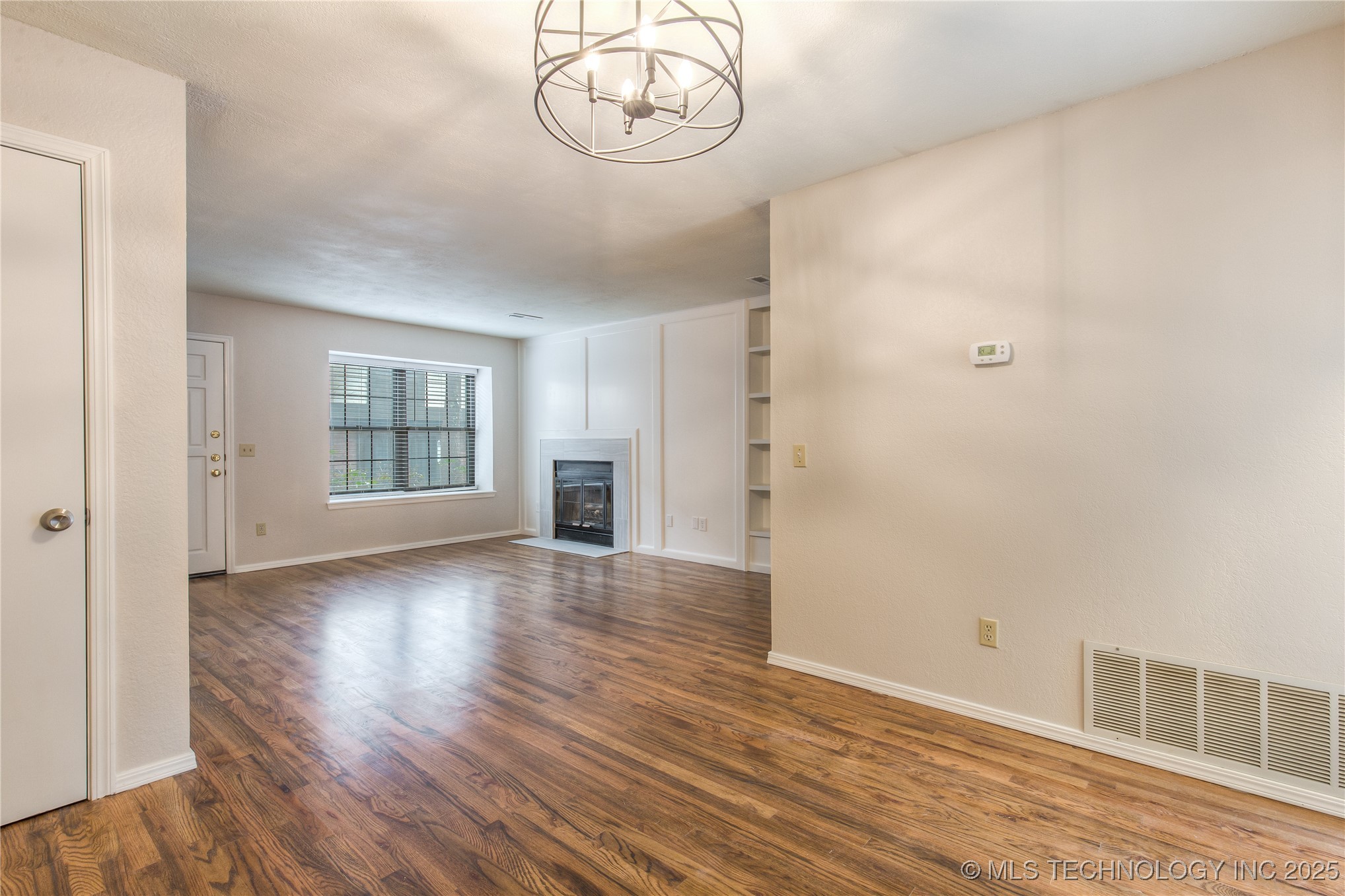 209 W 17 Street C Property Photo 9