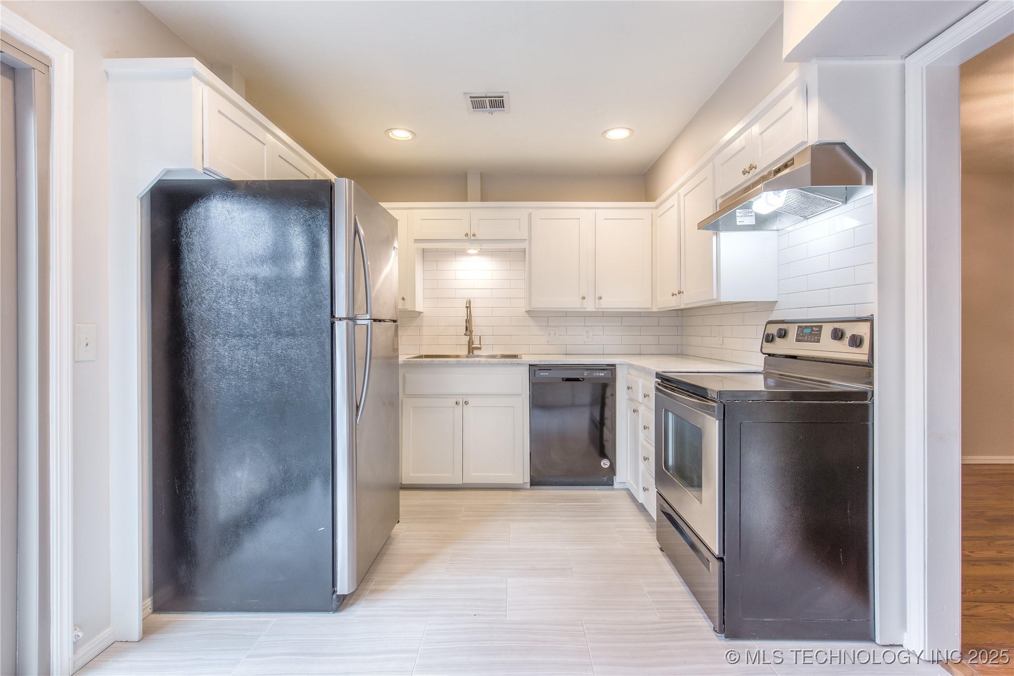 209 W 17 Street C Property Photo 11