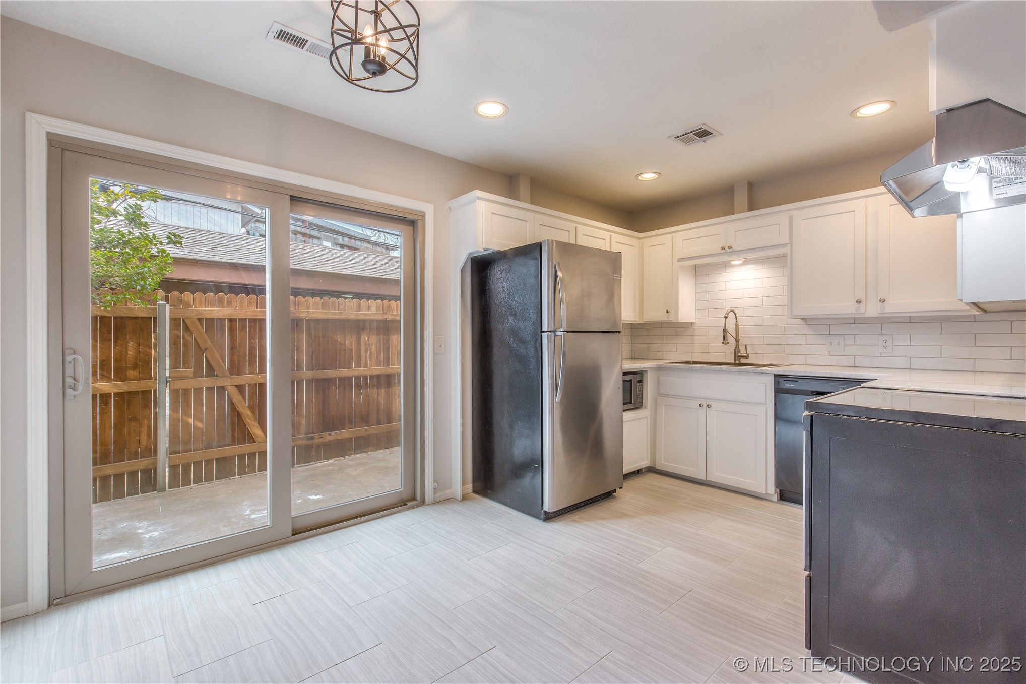 209 W 17 Street C Property Photo 16