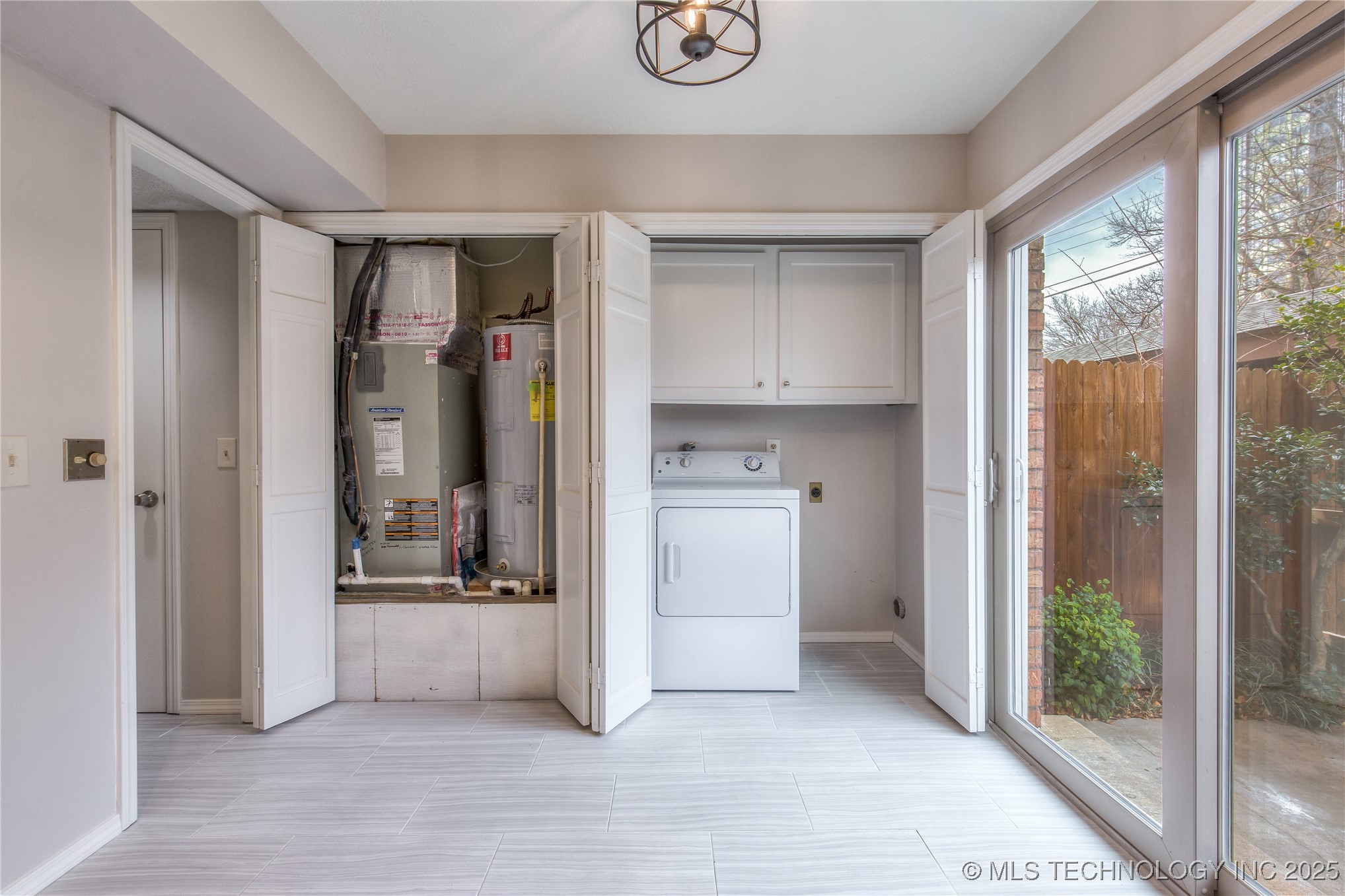 209 W 17 Street C Property Photo 18