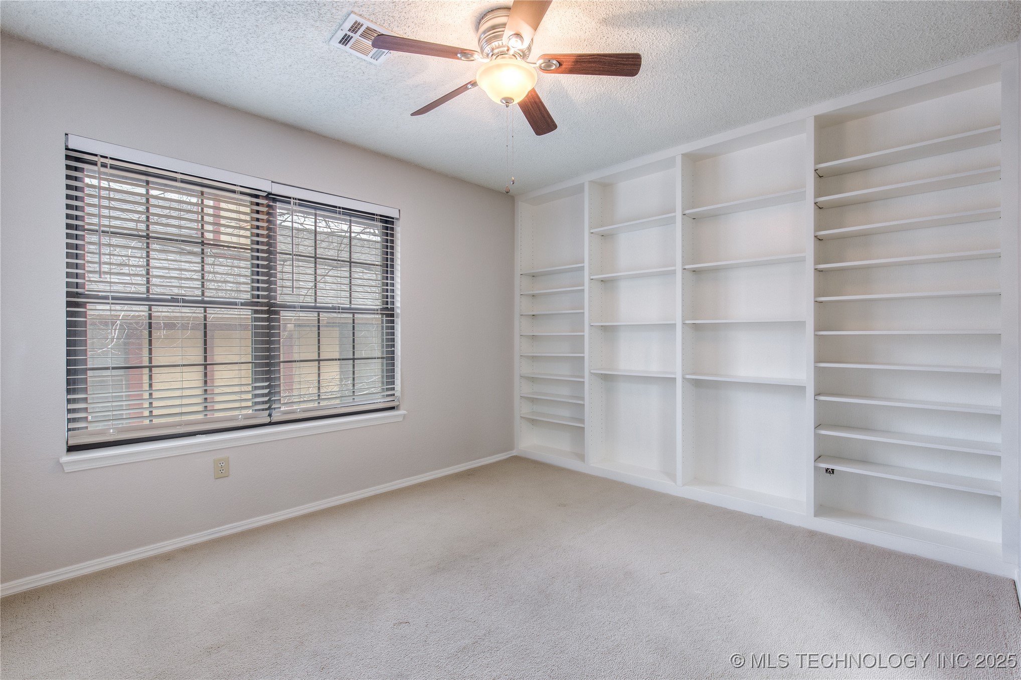 209 W 17 Street C Property Photo 20