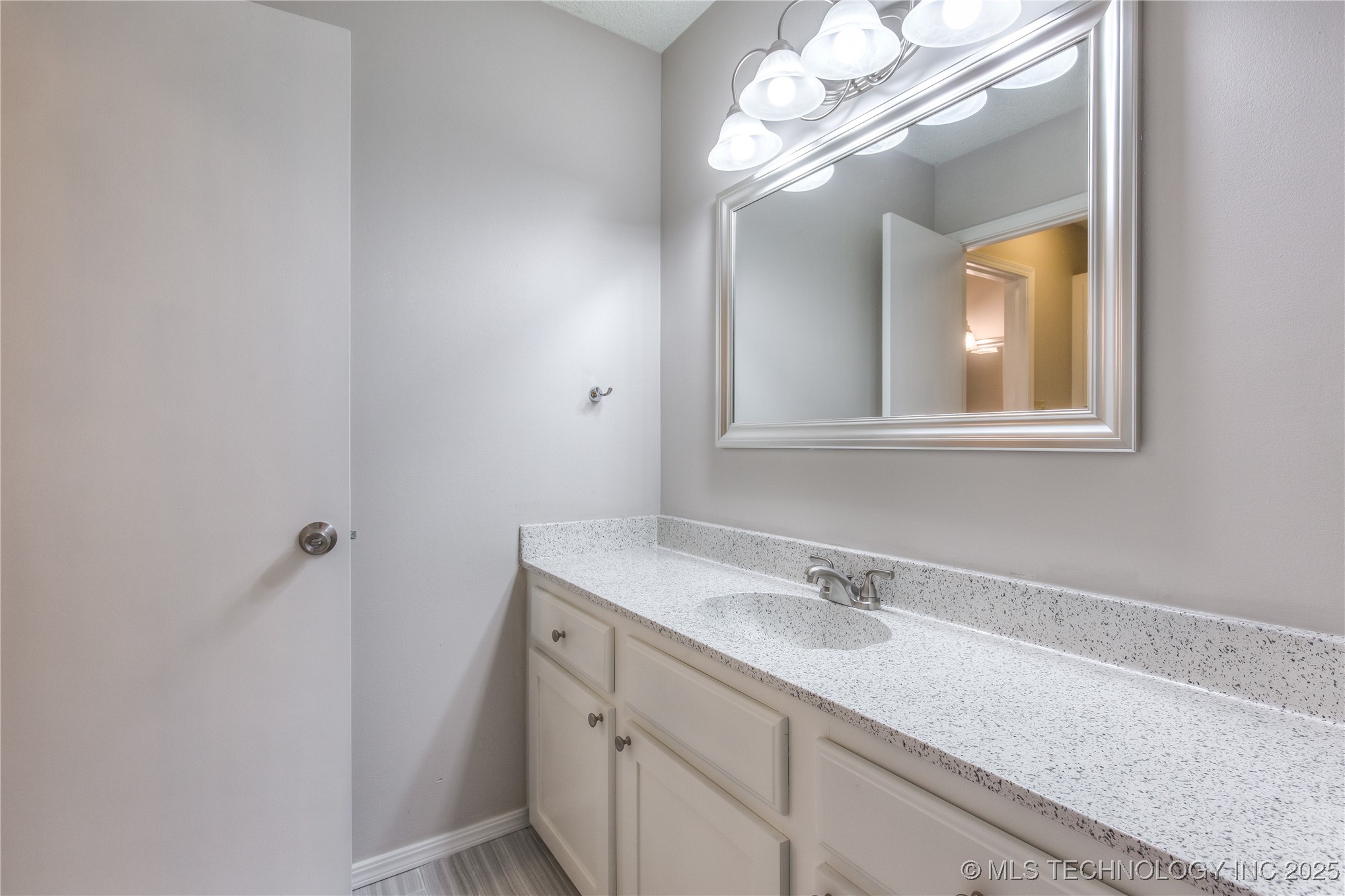 209 W 17 Street C Property Photo 23