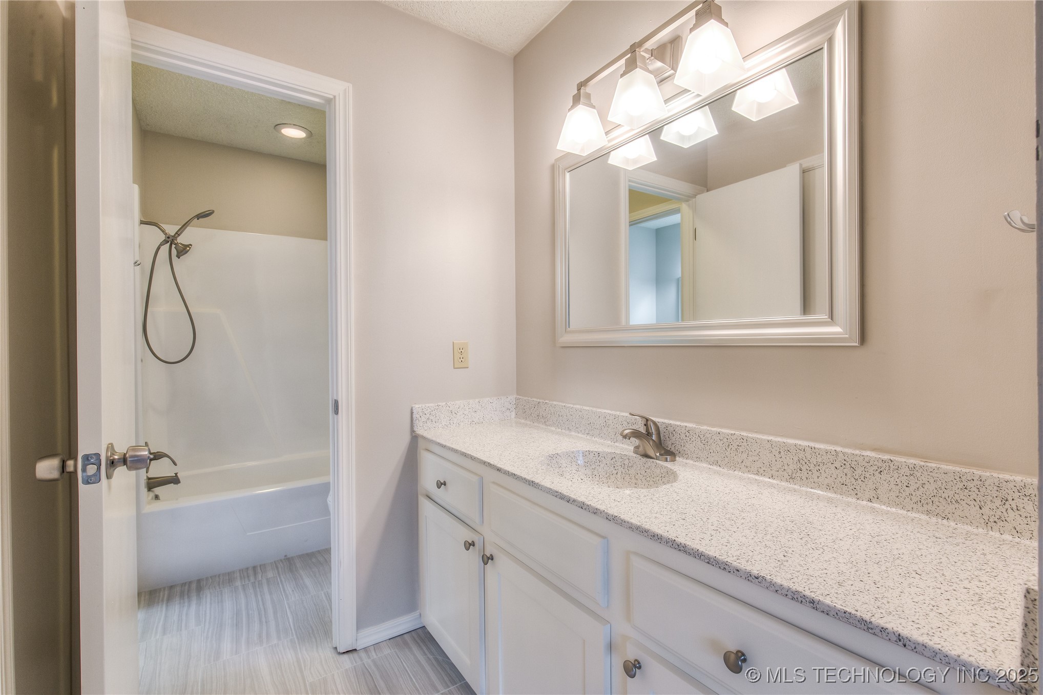 209 W 17 Street C Property Photo 26