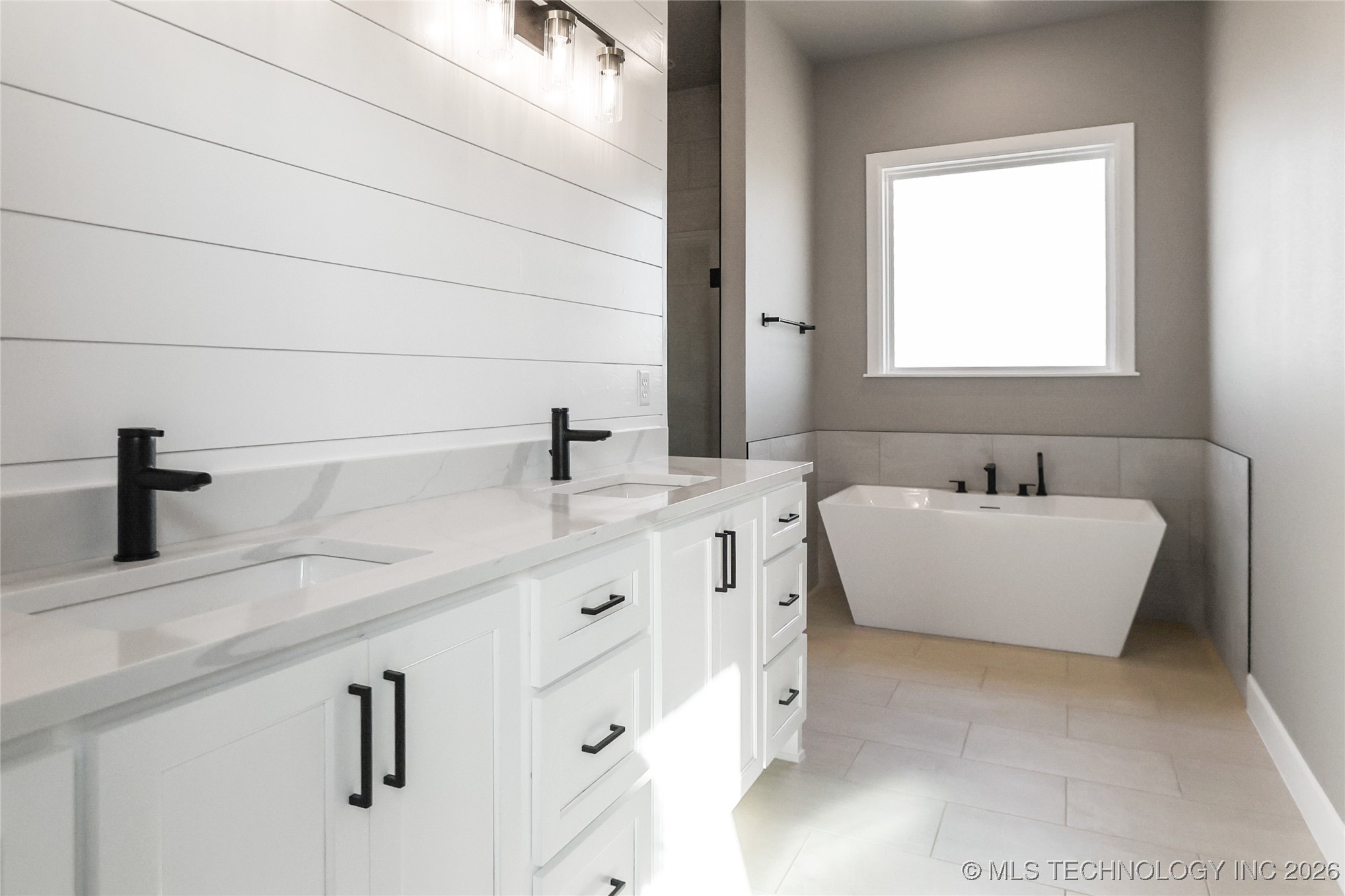 11239 S 216th East Avenue Property Photo 23