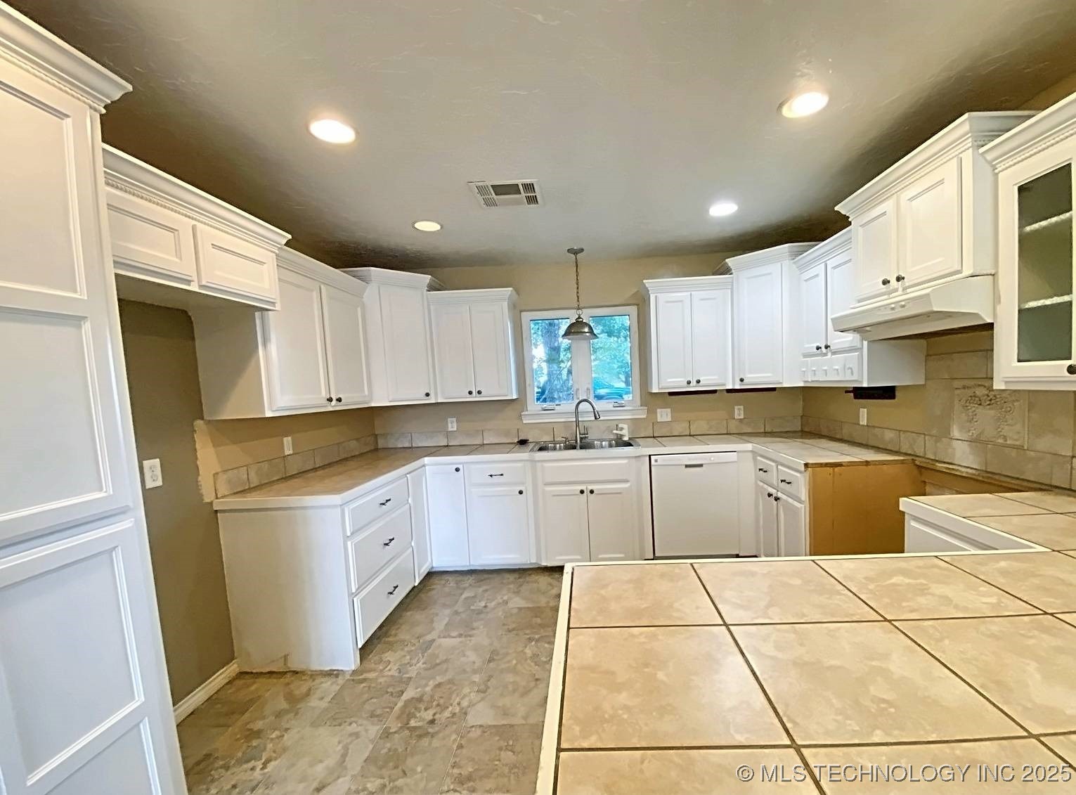 2009 Trailwood Street Property Photo 5