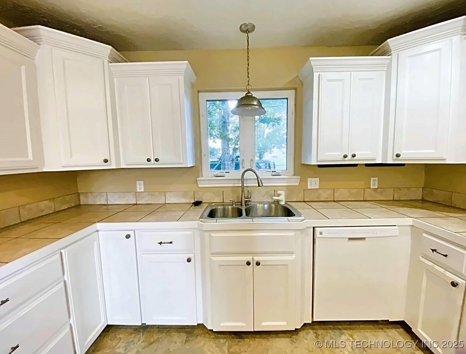 2009 Trailwood Street Property Photo 7