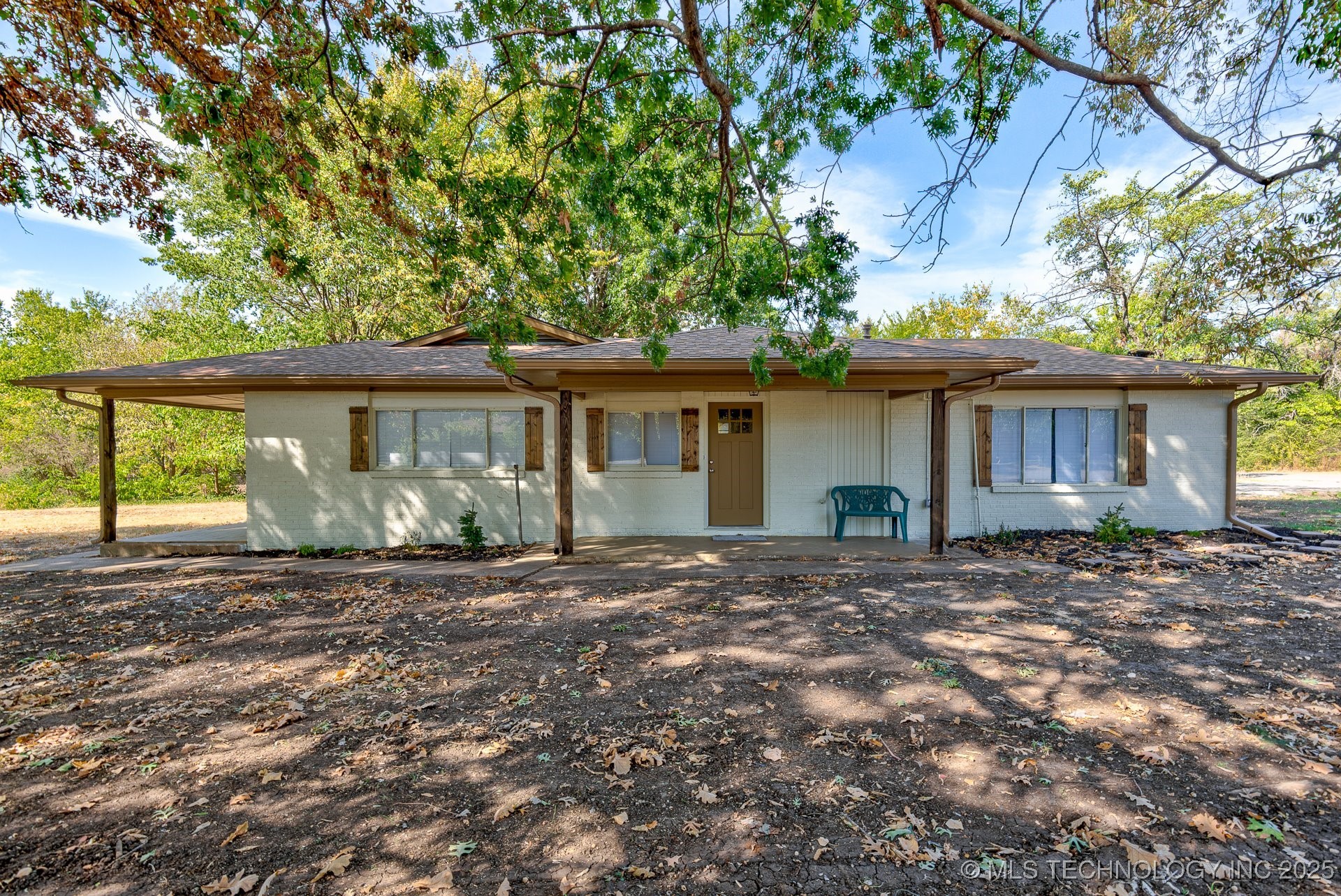 1719 SE Hilltop Drive Property Photo 1