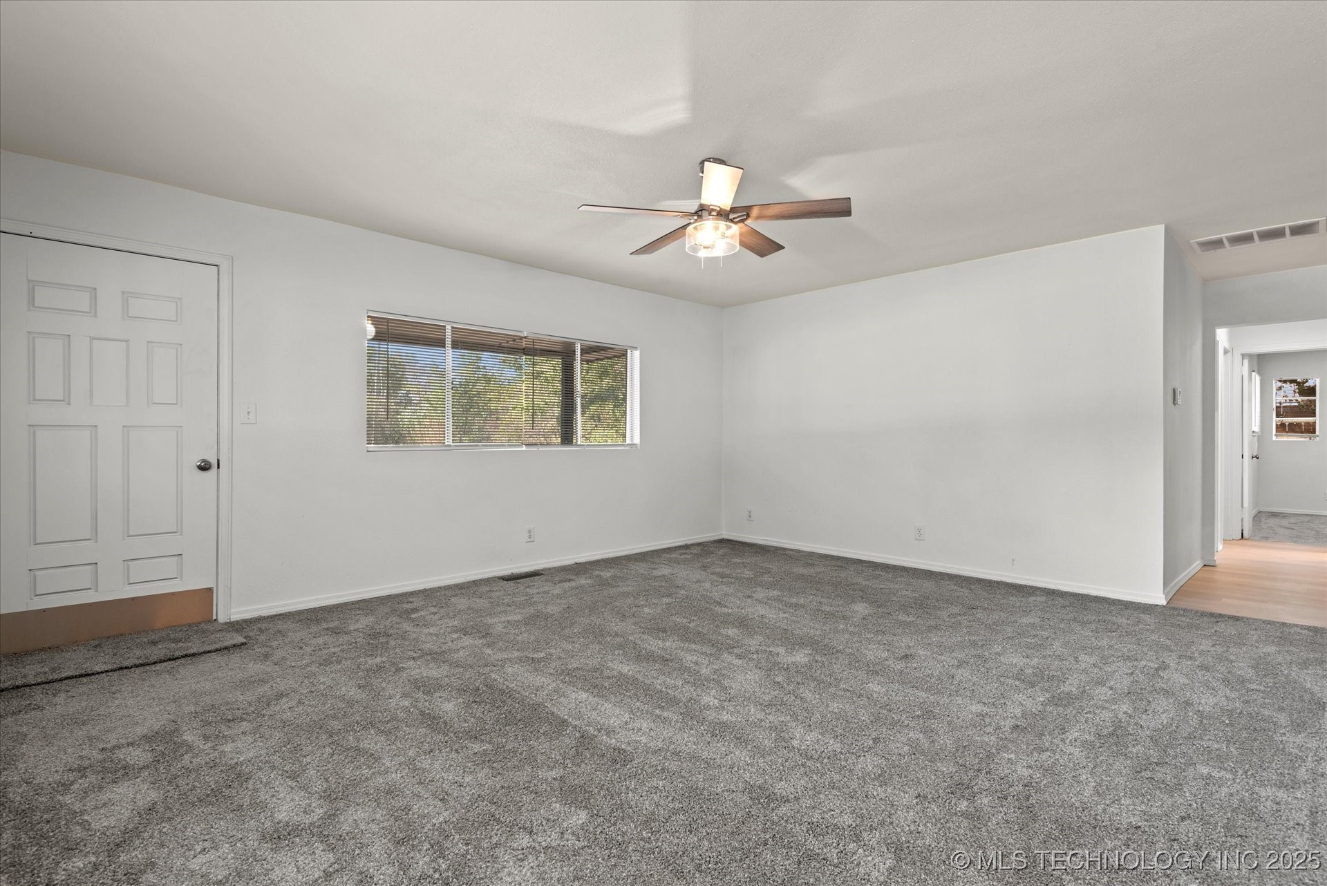 1719 Se Hilltop Drive Property Photo 8