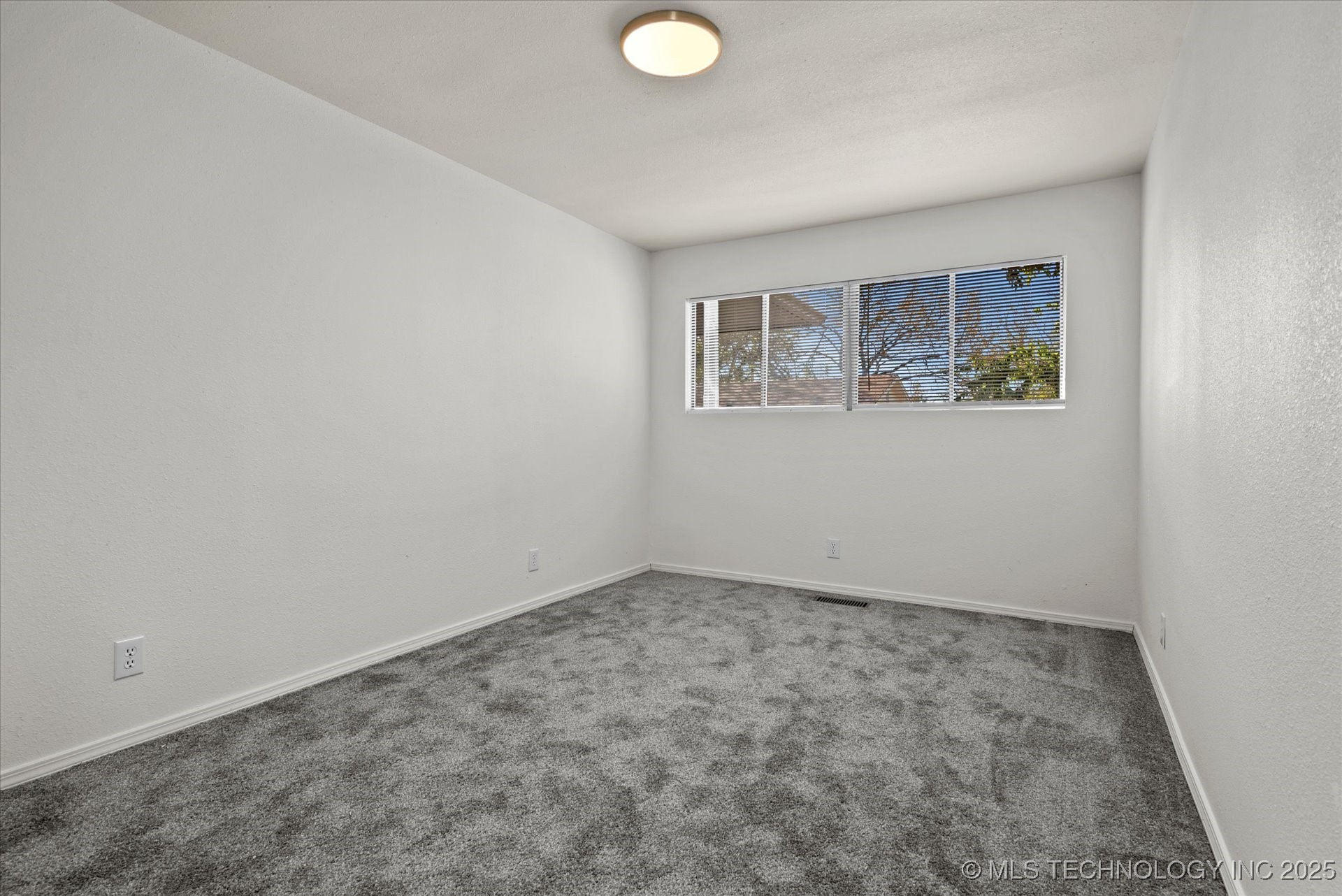 1719 Se Hilltop Drive Property Photo 17